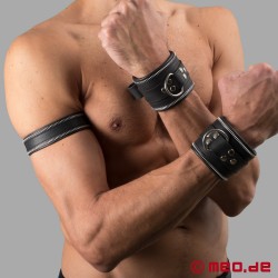 Code Z Leather Armband in black