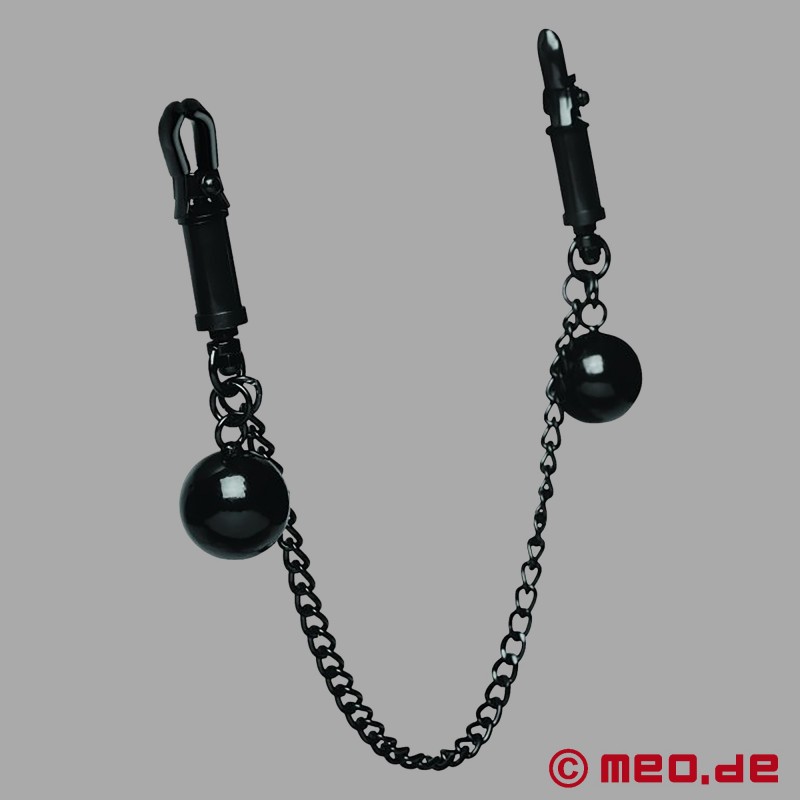 Nipple clamps with weights and chain