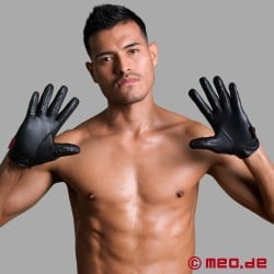 SM-handskar "Slave-Pleasure" med spikar av Dr. Sado