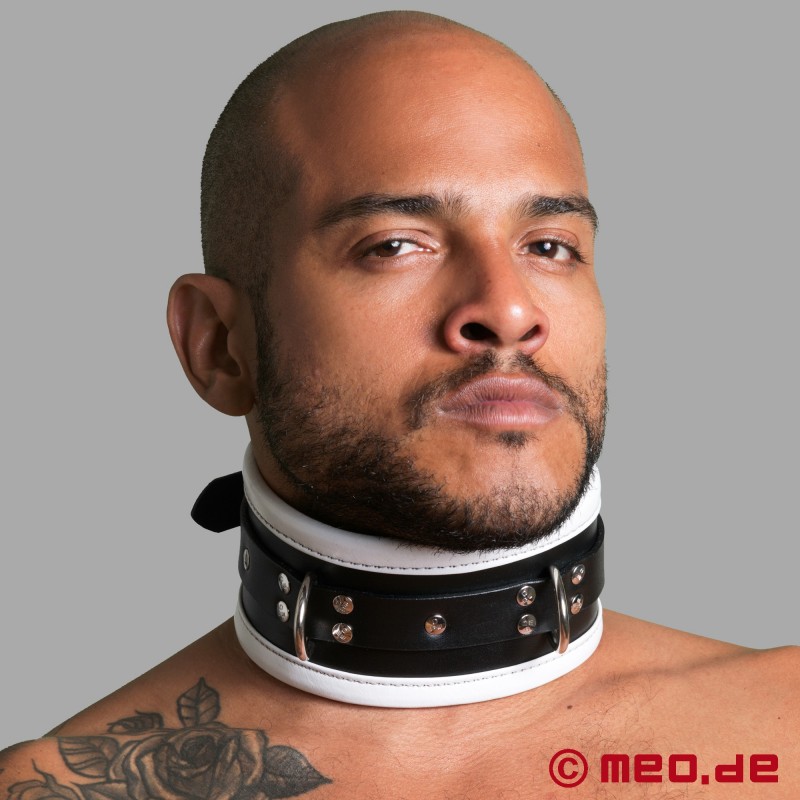 BDSM-halsbånd i svart/hvitt skinn