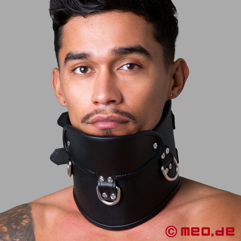BDSM Posture Collar lavet af sort læder, låsbar