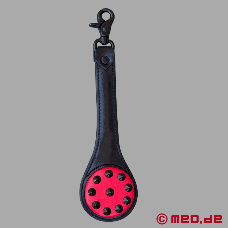 Dr. Sado's The Claw - Ballbuster Paddle mit Spikes