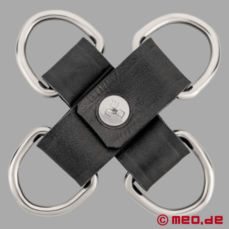 Connector with D-rings, specially designed for hogtie bondage
