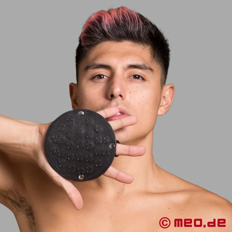 BDSM handpaddle met spikes van Dr Sado - 4