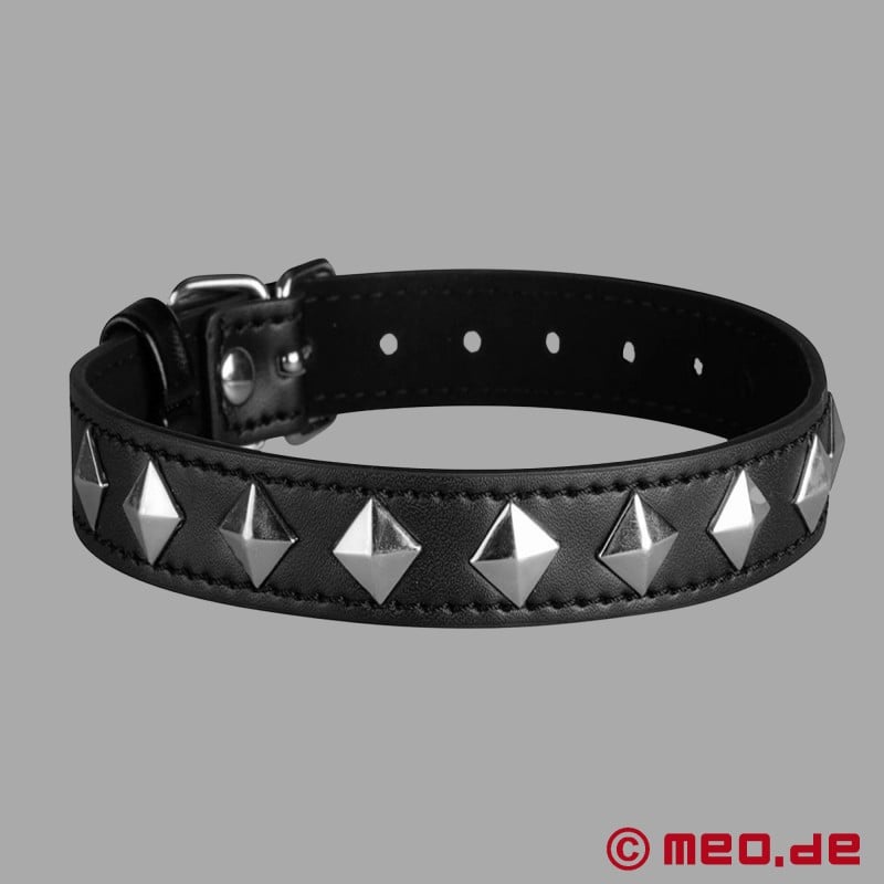 BDSM Halsband aus Leder mit Nieten - schwarz/silber