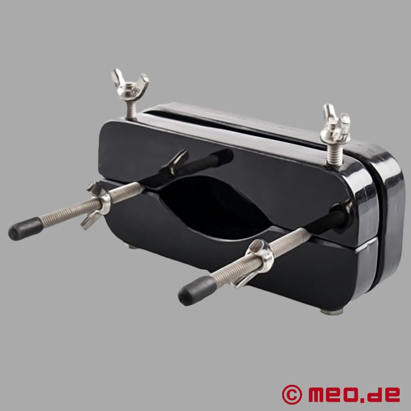 Hell's Ball Buster by Dr Sado - Acessório BDSM para o homem submisso - 3