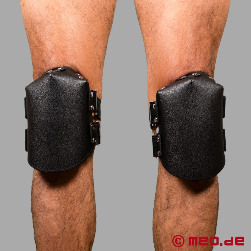 Cock Sucker joelheiras de couro - joelheiras almofadadas para fetiche e BDSM - 3