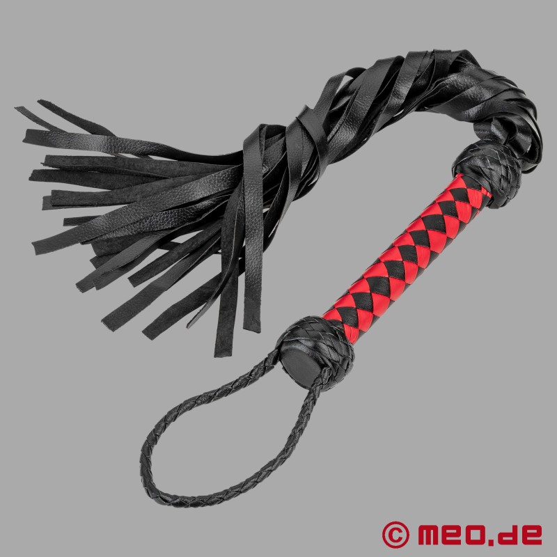 BDSM flogger fekete/vörös bőrből készült