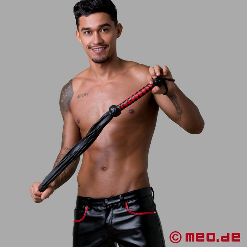 BDSM flogger van zwart/rood leer