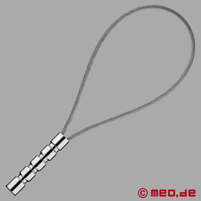 BDSM piska med metallögla - 2