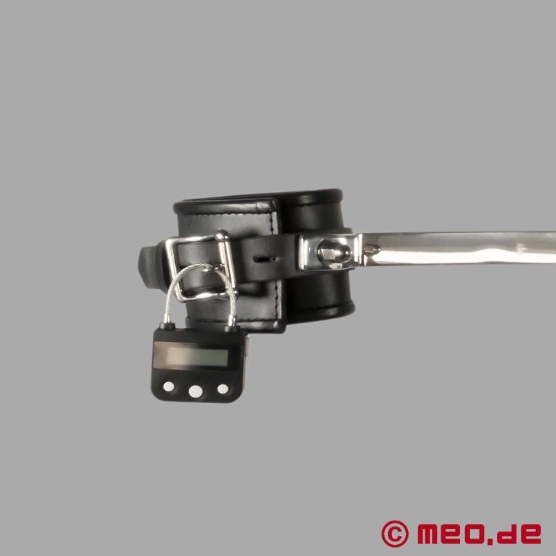 FINAL FANTASY spreader bar with lockable restraints - 6