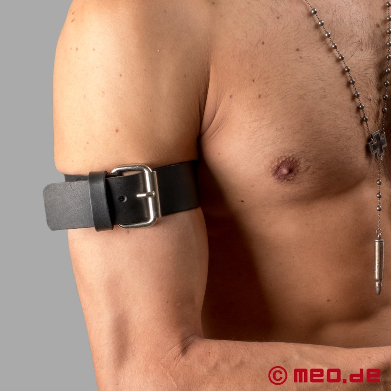 Brazalete superior de cuero con hebilla - 2