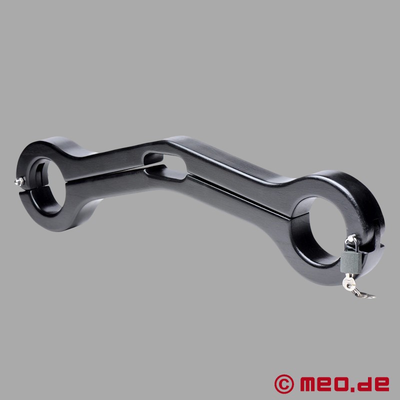 Dr Sado's BDSM hand/testikel schandpaal - 2