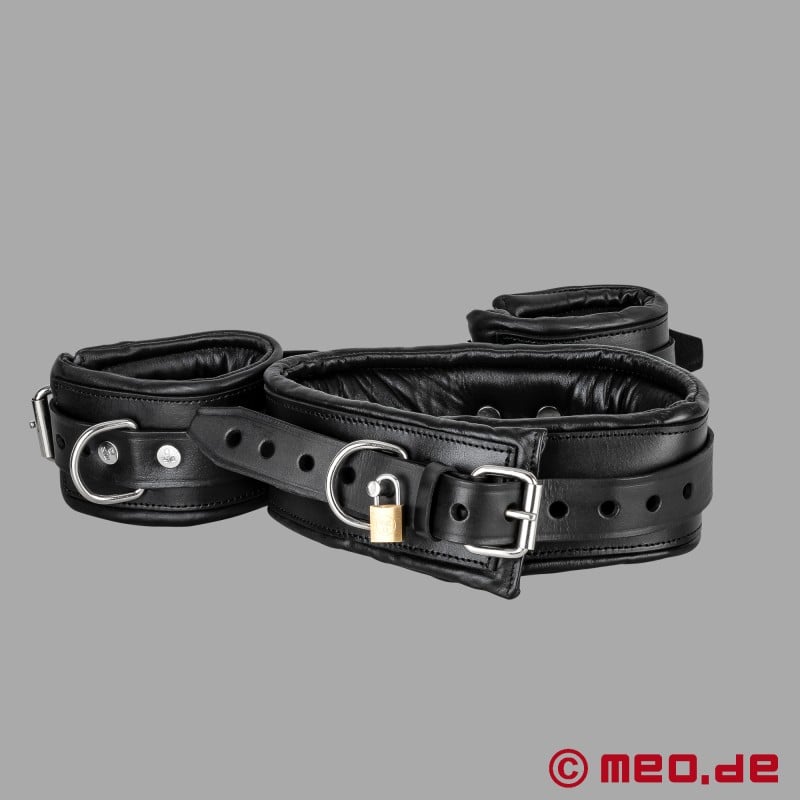 Set moderno di Bondage Hogtie realizzato in robusta pelle