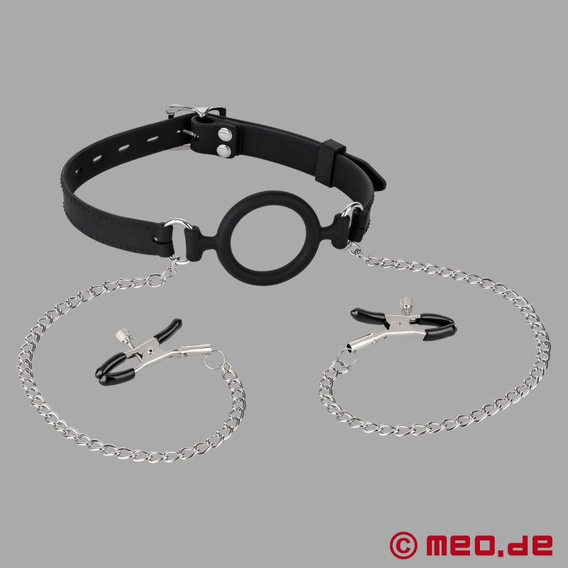 O Ring Gag със скоби за зърна