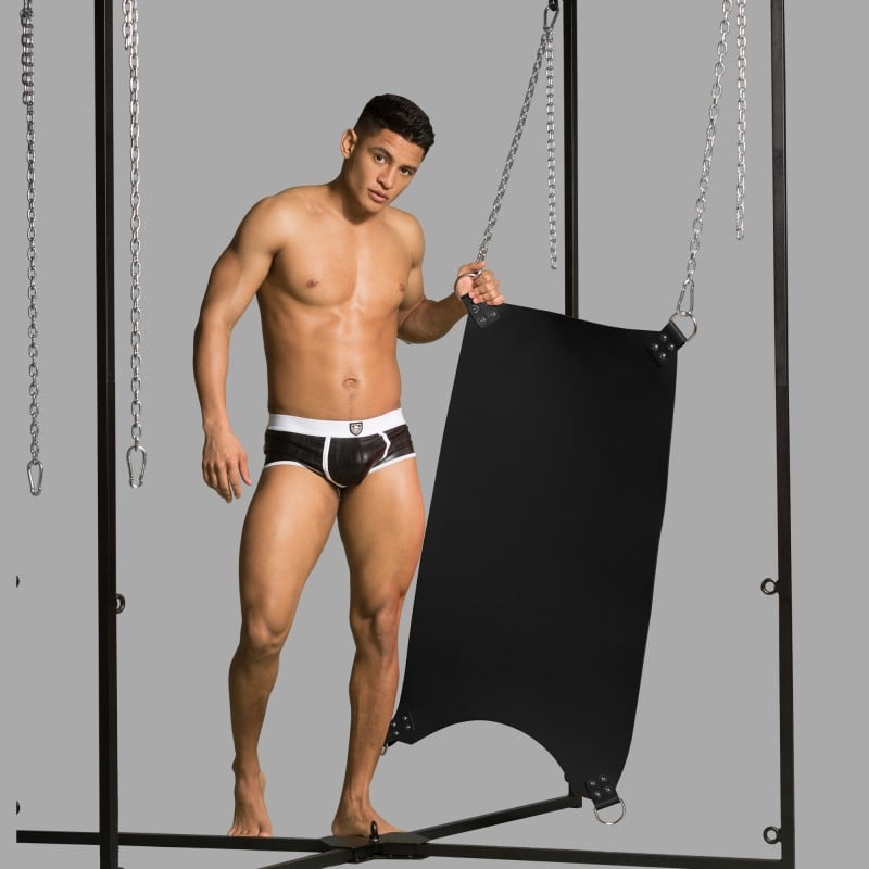 Tapis noir pour sling "fisting" - en cuir avec 4 points de suspension