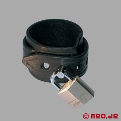 DomLock - Lockable Leather Ball Strap - Thumbnail