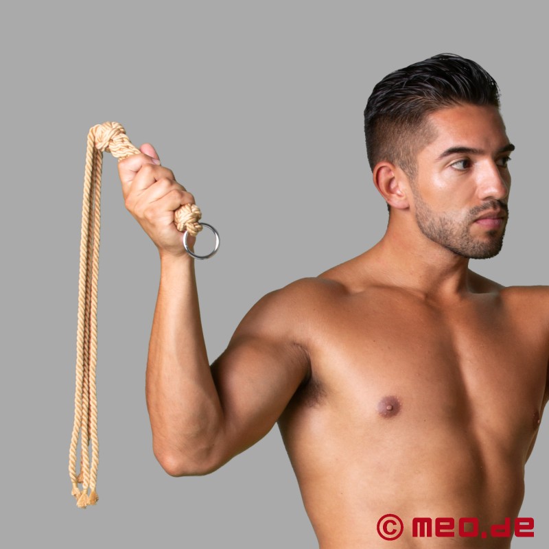 Shibari - flogger ipten yapılmış "yumuşak"