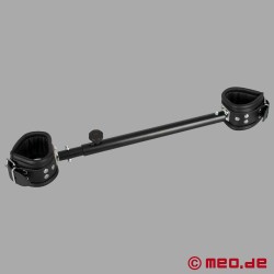 Justerbar BDSM-sprederstang med lærmansjetter - Thumbnail