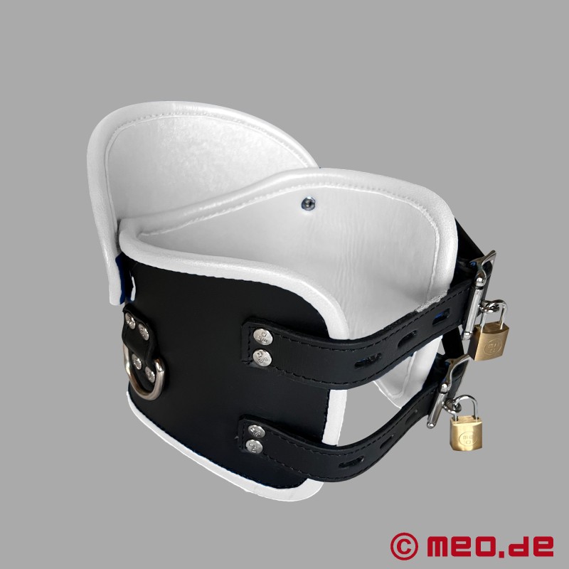 BDSM Posture Collar lavet af læder - sort/hvid