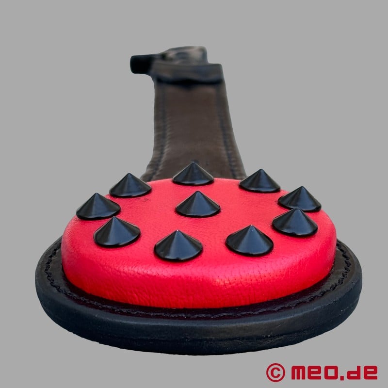 Dr. Sado's The Claw - Ballbuster Paddle mit Spikes