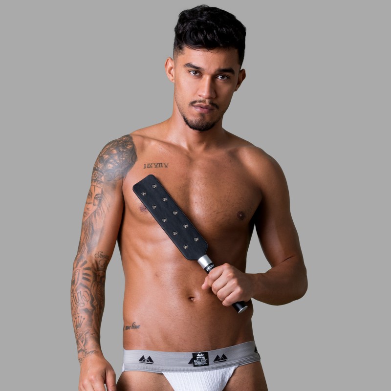 E-stim spanking paddle con pinchos: una experiencia electrizante del Dr. Sado - 6