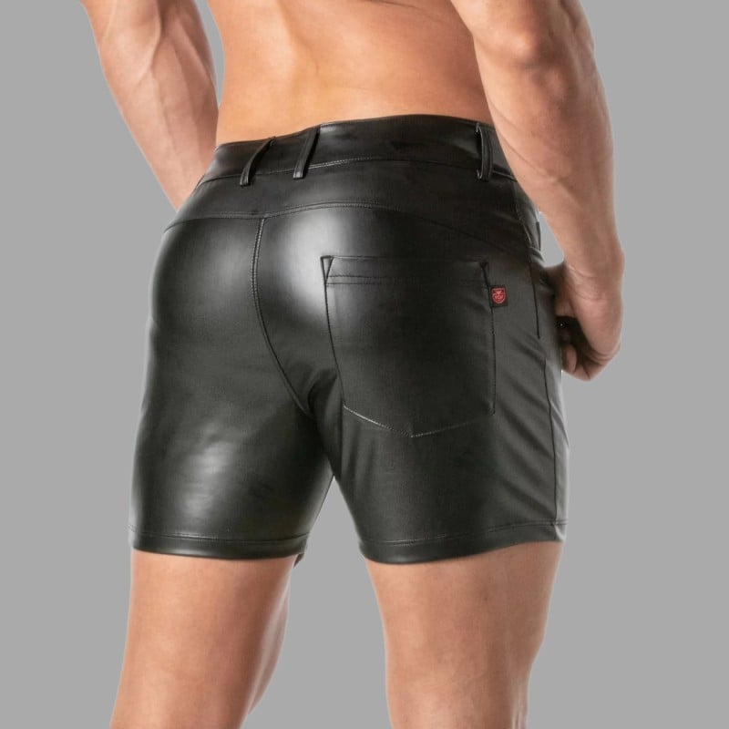 Bermudas sexys de cuero de TOF Paris x MEO