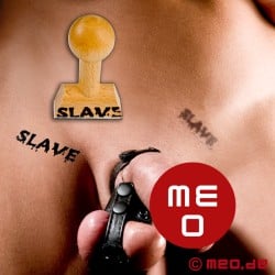 Tatuagem BDSM - Carimbo clássico "SLAVE" (escravo)