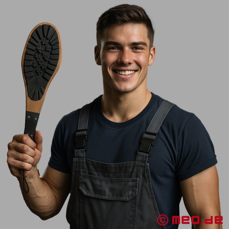 Kick Ass Boot Paddle от Dr Sado - BDSM paddle със здрава подметка за обувки