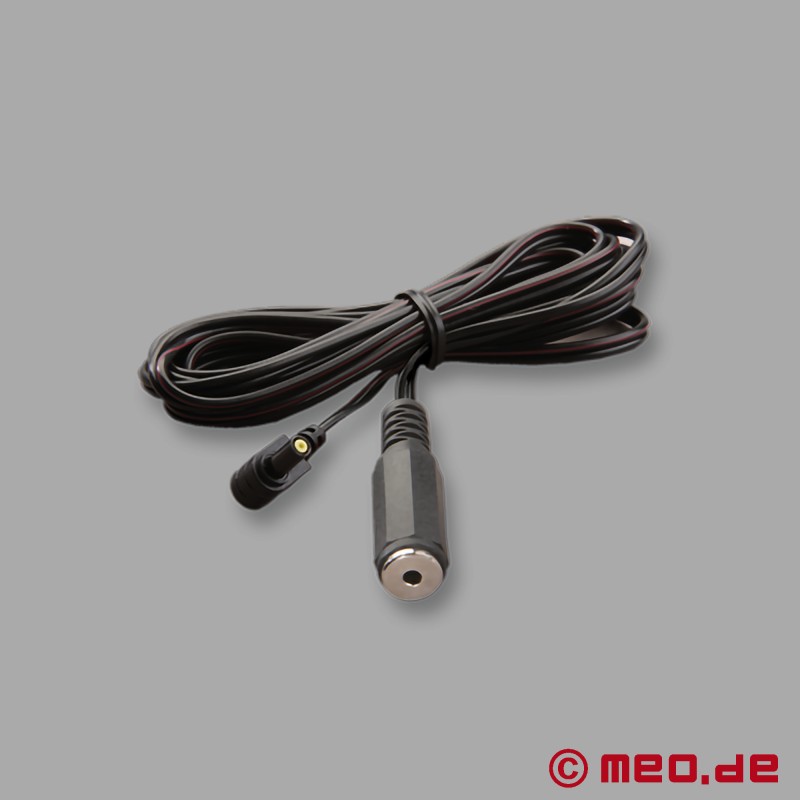 Adaptador com cabo: ficha - tomada (fêmea) - 1