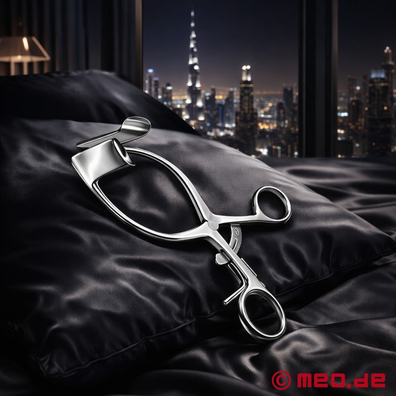 Extreme Ass Spreader - MEO - 2