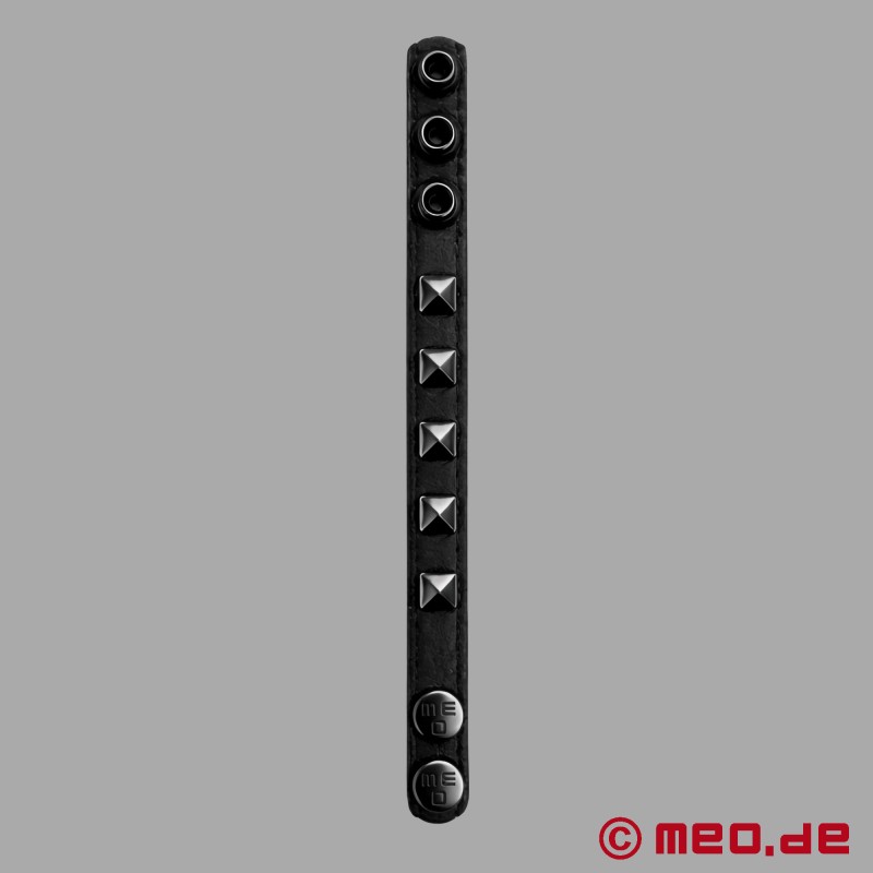 CAZZOMEO® nahkaisen Cock Ringin muotoilu sisältää pyramidinastat - 4