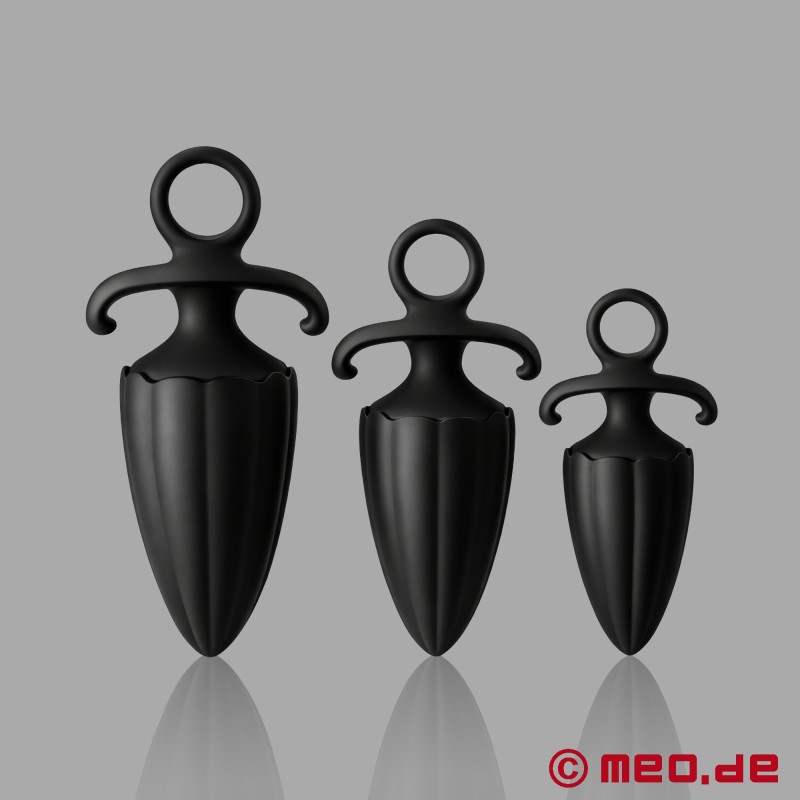 Trener seksu analnego - rozgrzewka z butt plugiem - 3