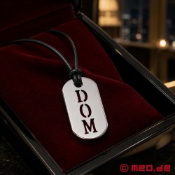 MEO® Kink Fetish Tag™ Dom - ステンレススチール・ペンダント付き革製首輪 - Thumbnail