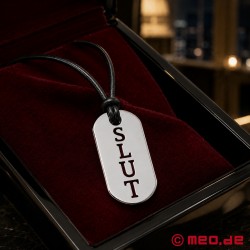 MEO® Kink Fetish Tag™ SLUT - Odinė apykaklė su nerūdijančio plieno pakabuku - Thumbnail
