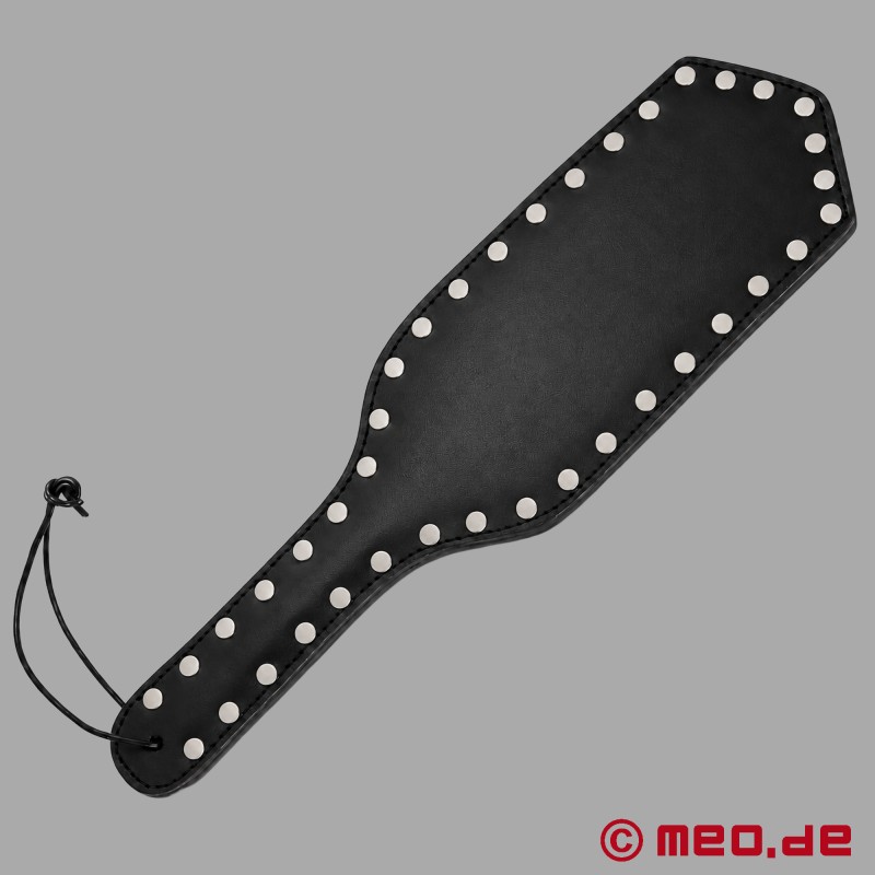 Spanking paddle de cuero BDSM con tachuelas metálicas - 5