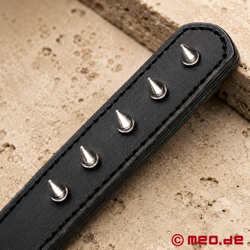 La Vendetta™ by HurtMe™ by MEO® - BDSM paddle z kože s hrotmi - 5